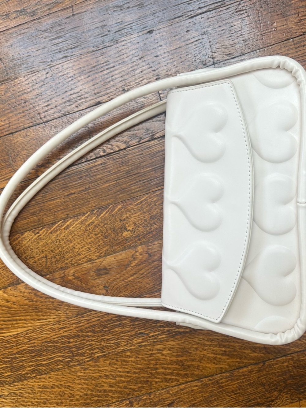 White Heart-Quilted Shoulder Bag